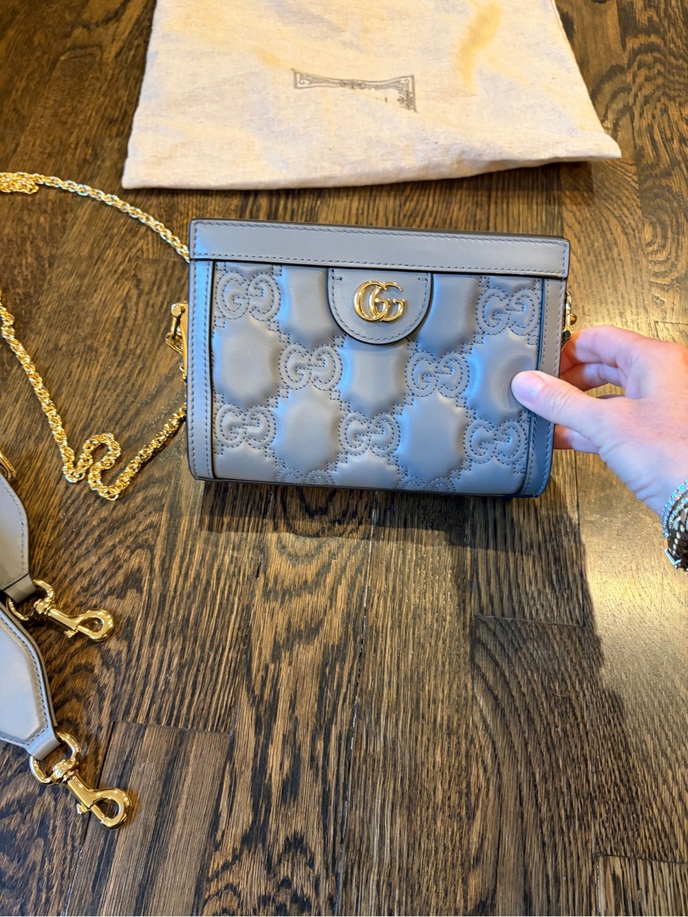 Gucci bag wallet Matelassé Crossbody Bag with Gold Hardware 2 straps NWOT - Picture 2 of 7